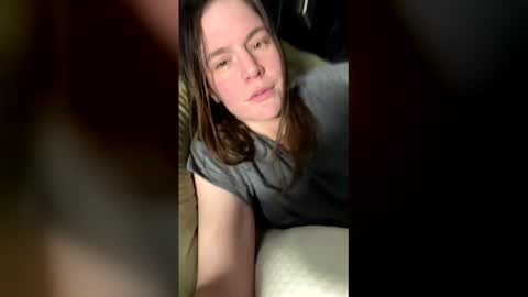 Snapshot of goddessdeezy chatting on December 20, 4:19 am goddessdeezy online show from December 20, 4:19 am