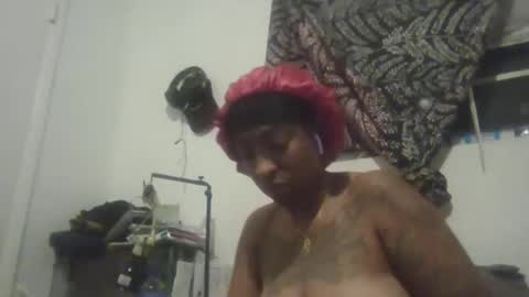 Snapshot of goddessdopamine chatting on February 10, 6:53 am Goddess Dopamine online show from February 10, 6:53 am