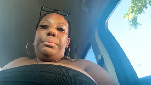 Snapshot of goddessjamila chatting on October 1, 9:54 pm goddessjamila online show from October 1, 9:54 pm