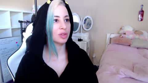 Snapshot of goddesslilith chatting on January 20, 9:43 pm Goddess Lilith - 111 tks to PM online show from January 20, 9:43 pm