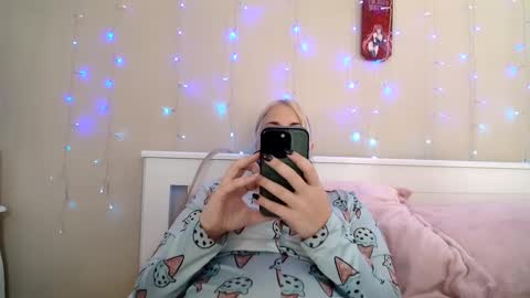 Snapshot of goddesslilith chatting on October 9, 3:21 pm Goddess Lilith - 111 tks to PM online show from October 9, 3:21 pm