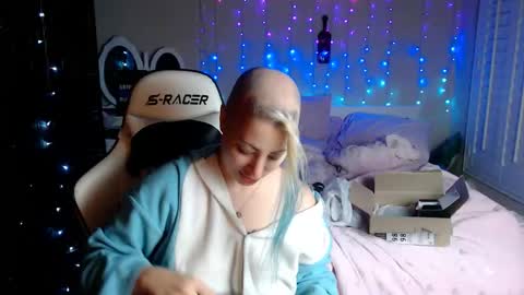 Snapshot of goddesslilith chatting on November 19, 12:43 am Goddess Lilith - 111 tks to PM online show from November 19, 12:43 am