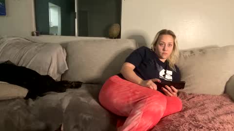 GoddessMayvn online show from February 1, 10:15 am