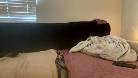 Snapshot of goddessmayvn chatting on August 5, 7:17 pm GoddessMayvn online show from August 5, 7:17 pm