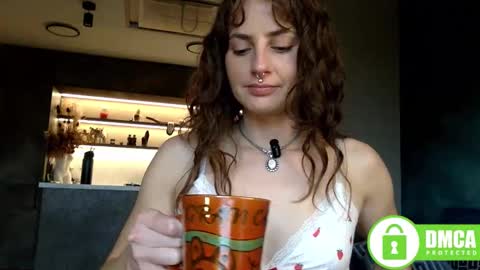 Snapshot of goddessmiamuse chatting on October 22, 3:56 pm goddessmiamuse online show from October 22, 3:56 pm