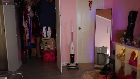 hart online show from February 12, 5:46 am