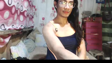 Snapshot of goddesssonyaxxx chatting on August 2, 6:12 am KENNY DOLL online show from August 2, 6:12 am
