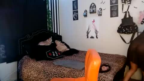 Snapshot of goddesstrinity_ chatting on January 11, 5:45 am GoddessTrinityT online show from January 11, 5:45 am