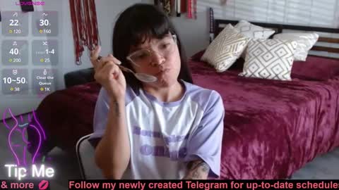 Snapshot of goddessultraviolet chatting on March 1, 5:16 pm goddessultraviolet online show from March 1, 5:16 pm