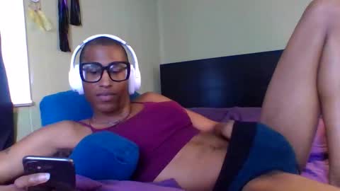 Snapshot of goddexx_kii chatting on March 8, 8:12 pm goddexx_kii online show from March 8, 8:12 pm