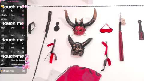 Snapshot of goddness_abril chatting on December 15, 1:02 am Abril online show from December 15, 1:02 am