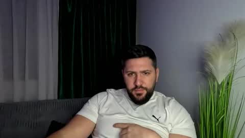 gold_alpha_boy online show from February 9, 8:46 pm