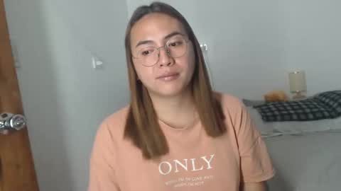 Snapshot of goldbella_ chatting on January 6, 12:46 pm bella online show from January 6, 12:46 pm