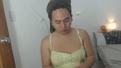 Snapshot of goldbella_ chatting on January 10, 11:00 am bella online show from January 10, 11:00 am