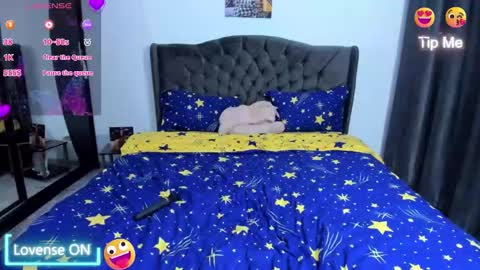 Nicole.. online show from December 18, 5:46 am