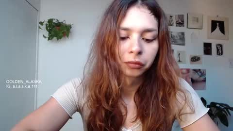 Snapshot of golden_alaska chatting on October 9, 12:03 pm Alaska online show from October 9, 12:03 pm