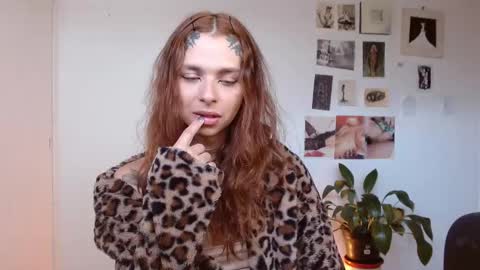 Snapshot of golden_alaska chatting on December 2, 1:17 pm Alaska online show from December 2, 1:17 pm