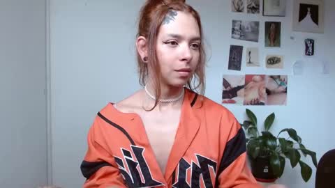 Snapshot of golden_alaska chatting on December 4, 1:53 pm Alaska online show from December 4, 1:53 pm