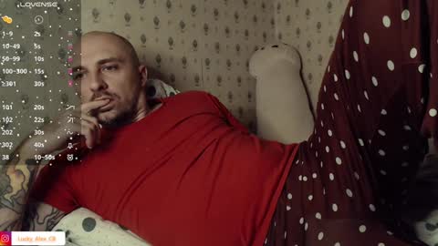 Snapshot of golden_alex chatting on December 25, 4:12 am Alex online show from December 25, 4:12 am