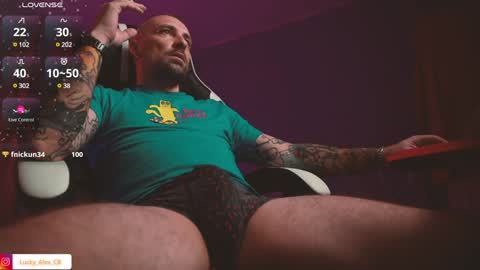 Snapshot of golden_alex chatting on January 23, 7:40 pm Alex online show from January 23, 7:40 pm