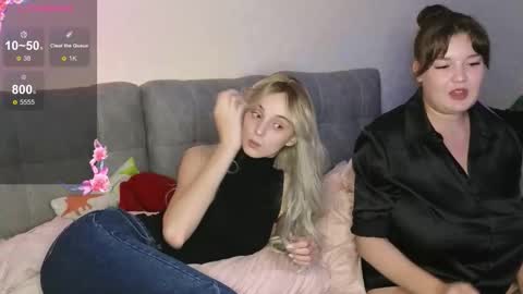 Snapshot of golden_bag chatting on October 17, 8:00 pm Jess online show from October 17, 8:00 pm