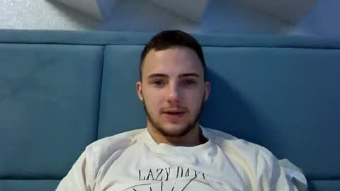 Snapshot of golden_boyyy21 chatting on January 11, 4:59 am Golden boyyy21 online show from January 11, 4:59 am