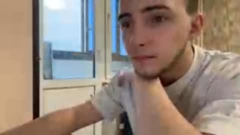 Snapshot of golden_boyyy21 chatting on January 22, 12:27 pm Golden boyyy21 online show from January 22, 12:27 pm