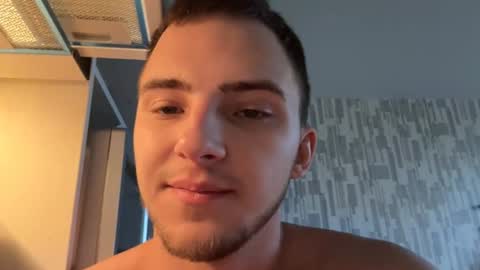 Snapshot of golden_boyyy21 chatting on January 24, 11:37 am Golden boyyy21 online show from January 24, 11:37 am