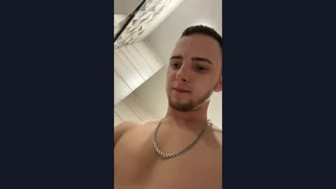 Snapshot of golden_boyyy21 chatting on February 8, 2:05 pm Golden boyyy21 online show from February 8, 2:05 pm