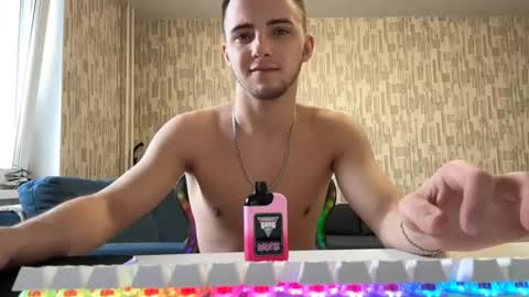 Snapshot of golden_boyyy21 chatting on February 9, 8:11 am Golden boyyy21 online show from February 9, 8:11 am