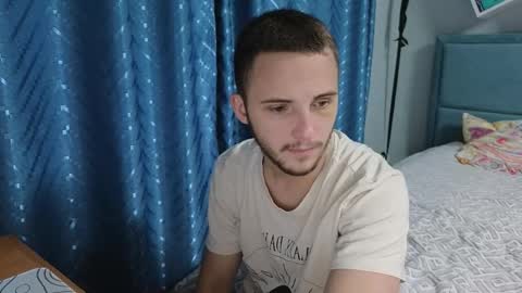 Snapshot of golden_boyyy21 chatting on September 16, 7:15 pm Golden boyyy21 online show from September 16, 7:15 pm