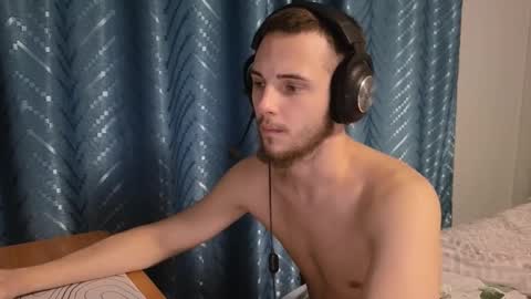 Snapshot of golden_boyyy21 chatting on October 22, 2:06 pm Golden boyyy21 online show from October 22, 2:06 pm