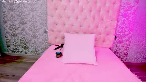 Snapshot of golden_girl__ chatting on September 15, 1:38 am golden girl online show from September 15, 1:38 am