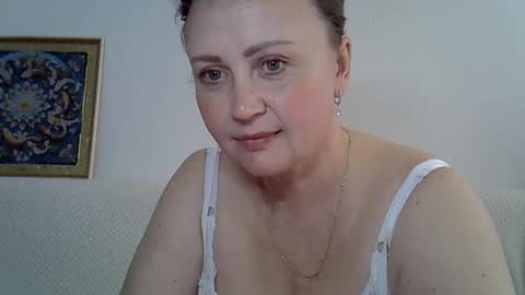 Snapshot of golden_kessie chatting on May 13, 9:17 am golden_kessie online show from May 13, 9:17 am