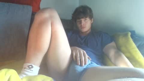 Snapshot of goldenboy207 chatting on December 26, 10:59 am goldenboy207 online show from December 26, 10:59 am