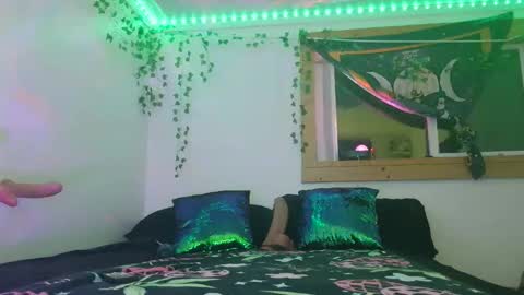 XxPretentious PeachxX online show from May 3, 7:14 am