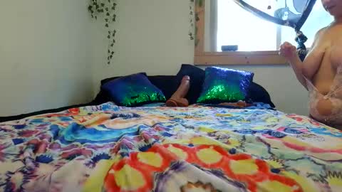 XxPretentious PeachxX online show from May 4, 7:10 pm