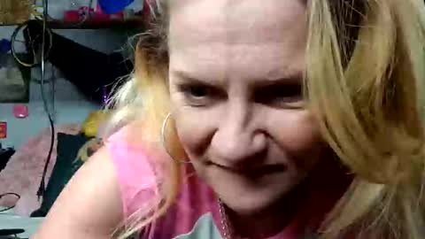 goldendoll1704 online show from February 15, 7:38 am