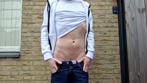 Snapshot of goldenelixxxir chatting on February 26, 3:52 pm online show from February 26, 3:52 pm