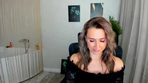 Olivia online show from November 22, 7:35 pm