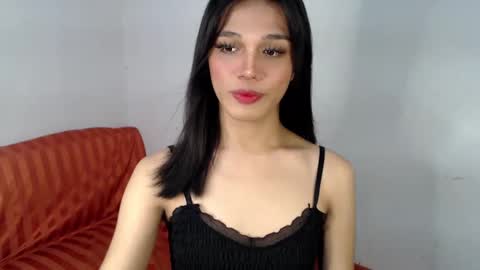 Snapshot of goldenlily69 chatting on February 3, 10:11 pm Lily is Gold online show from February 3, 10:11 pm