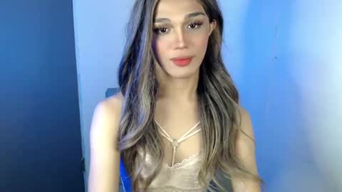 Snapshot of goldenlily69 chatting on March 5, 6:23 am Lily is Gold online show from March 5, 6:23 am