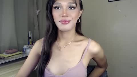 Snapshot of goldenlily69 chatting on October 24, 12:41 am Lily is Gold online show from October 24, 12:41 am