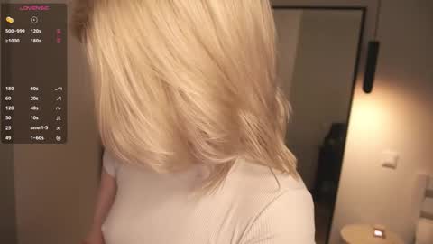 Molly online show from October 20, 3:51 am