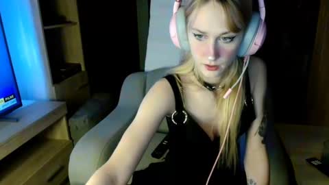 Snapshot of goldiehanny chatting on February 21, 6:15 pm GoldieHanny online show from February 21, 6:15 pm