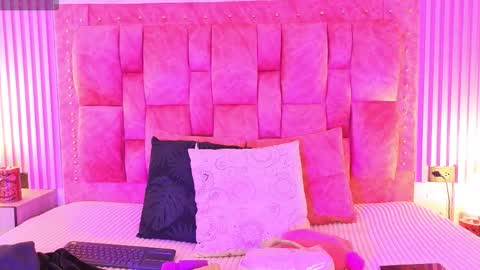 goldilockss15 online show from October 7, 3:14 am