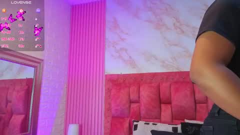 goldilockss15 online show from April 24, 11:45 am