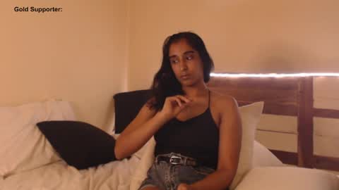 Snapshot of goldpirl chatting on April 9, 6:57 pm Aasha y David GoldPirl. online show from April 9, 6:57 pm