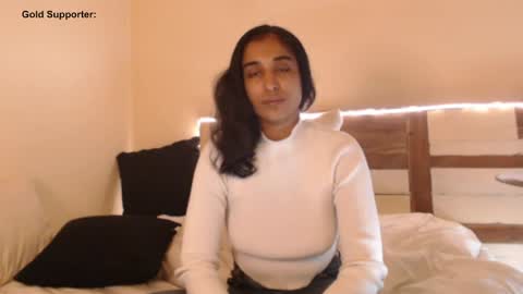 Snapshot of goldpirl chatting on April 10, 3:39 pm Aasha y David GoldPirl. online show from April 10, 3:39 pm
