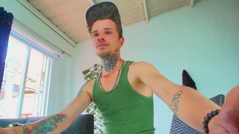 Snapshot of goldy_loyal99 chatting on September 16, 5:14 pm Goldy Loyal93 online show from September 16, 5:14 pm